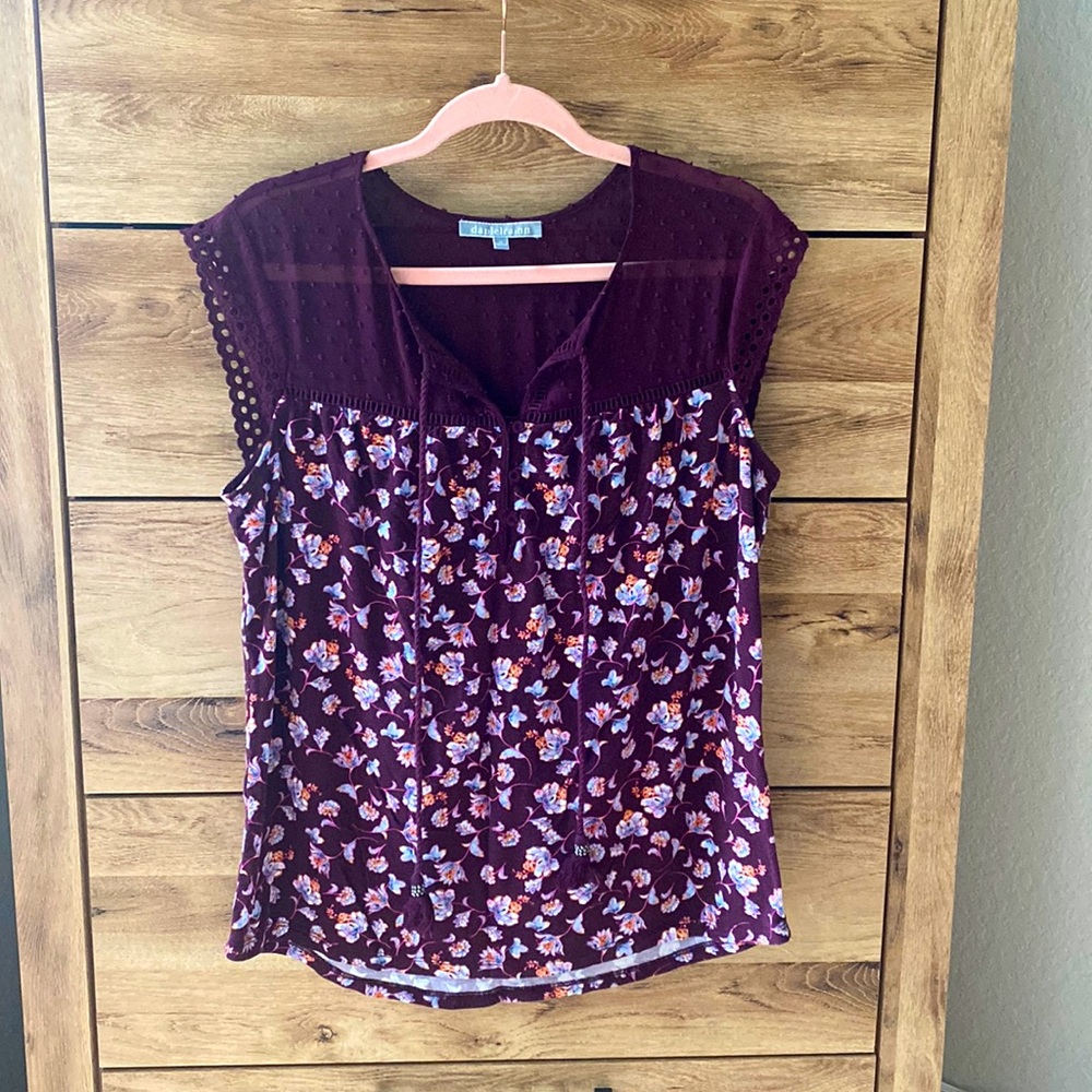 Daniel Rainn - Lousee Lace Detail Cap Sleeve Knit Top - Dark Purple - Medium